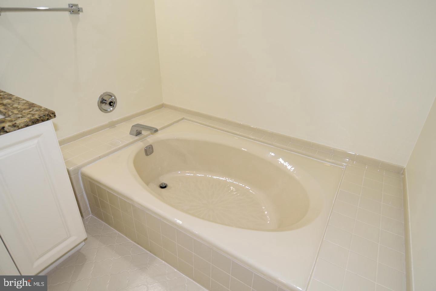 TIMBERLY SOUTH - Residential Lease