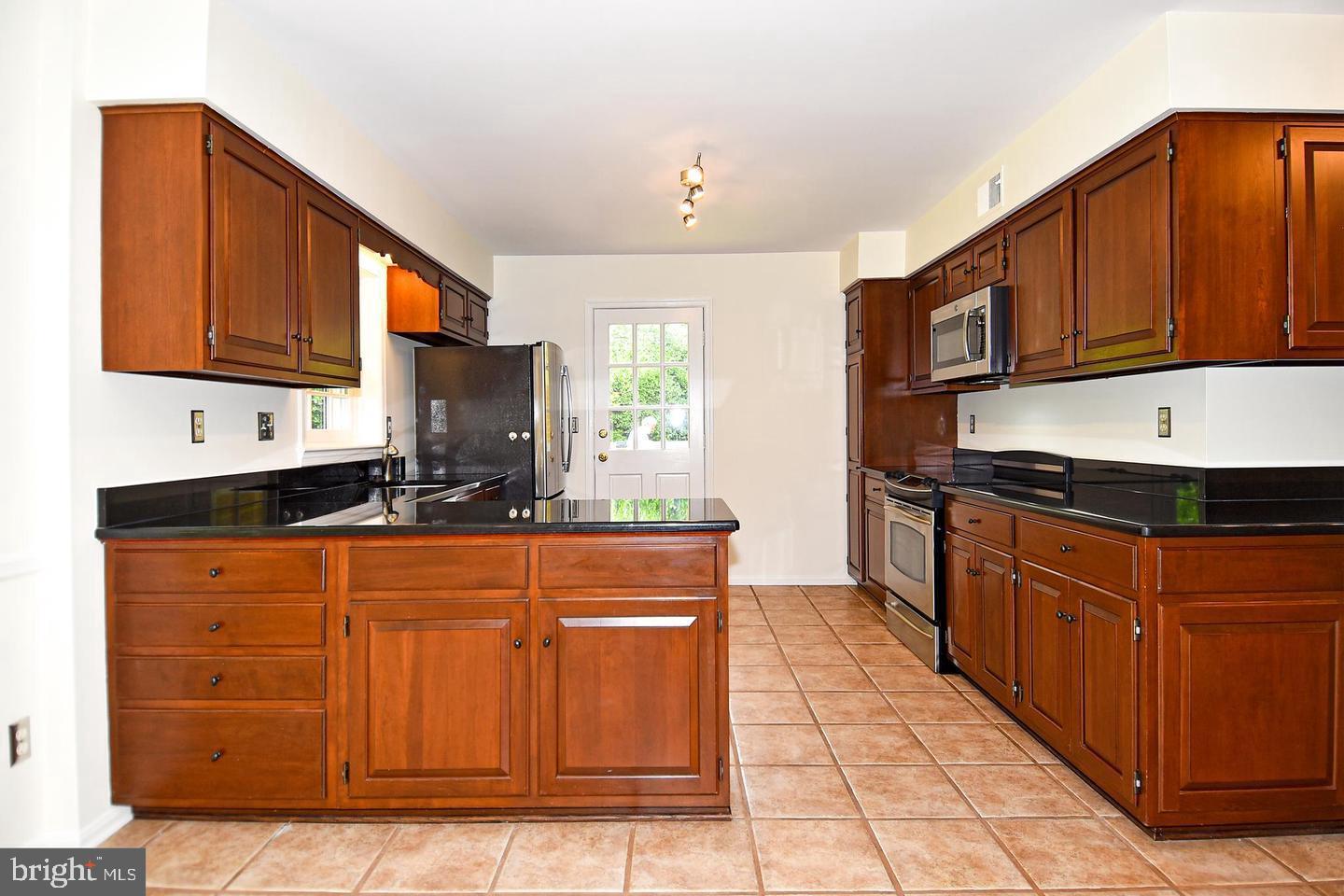 TIMBERLY SOUTH - Residential Lease