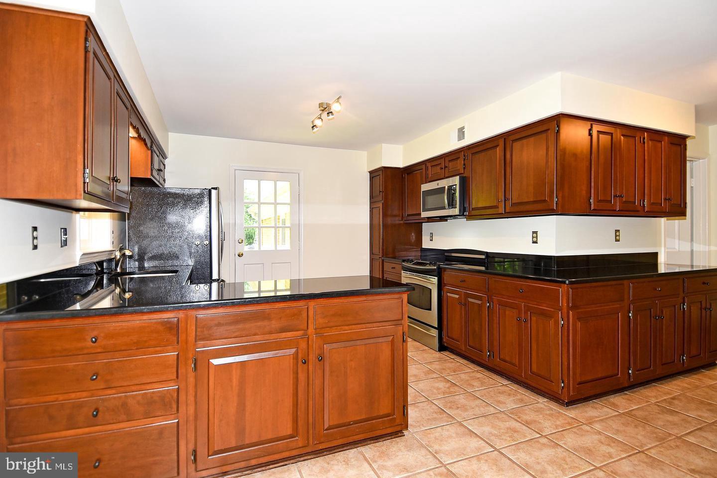 TIMBERLY SOUTH - Residential Lease