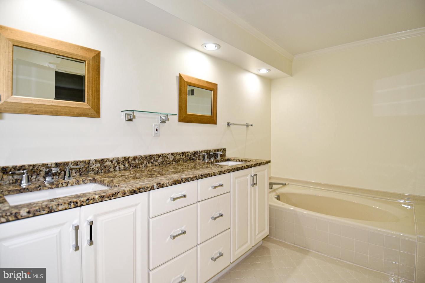 TIMBERLY SOUTH - Residential Lease