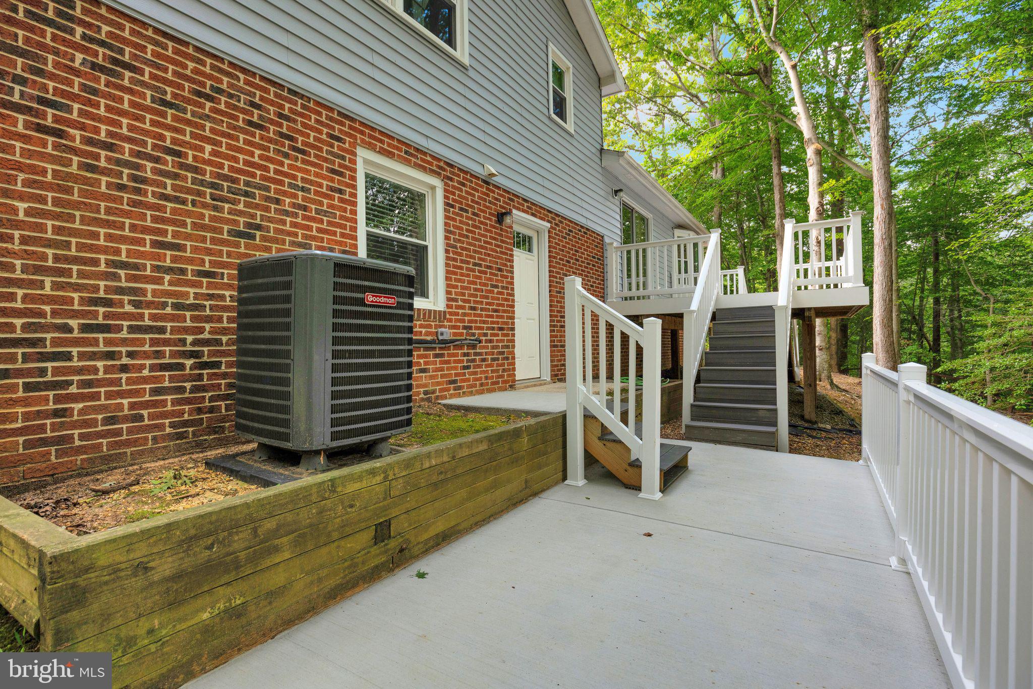 COUNTRY LAKES - Residential Lease