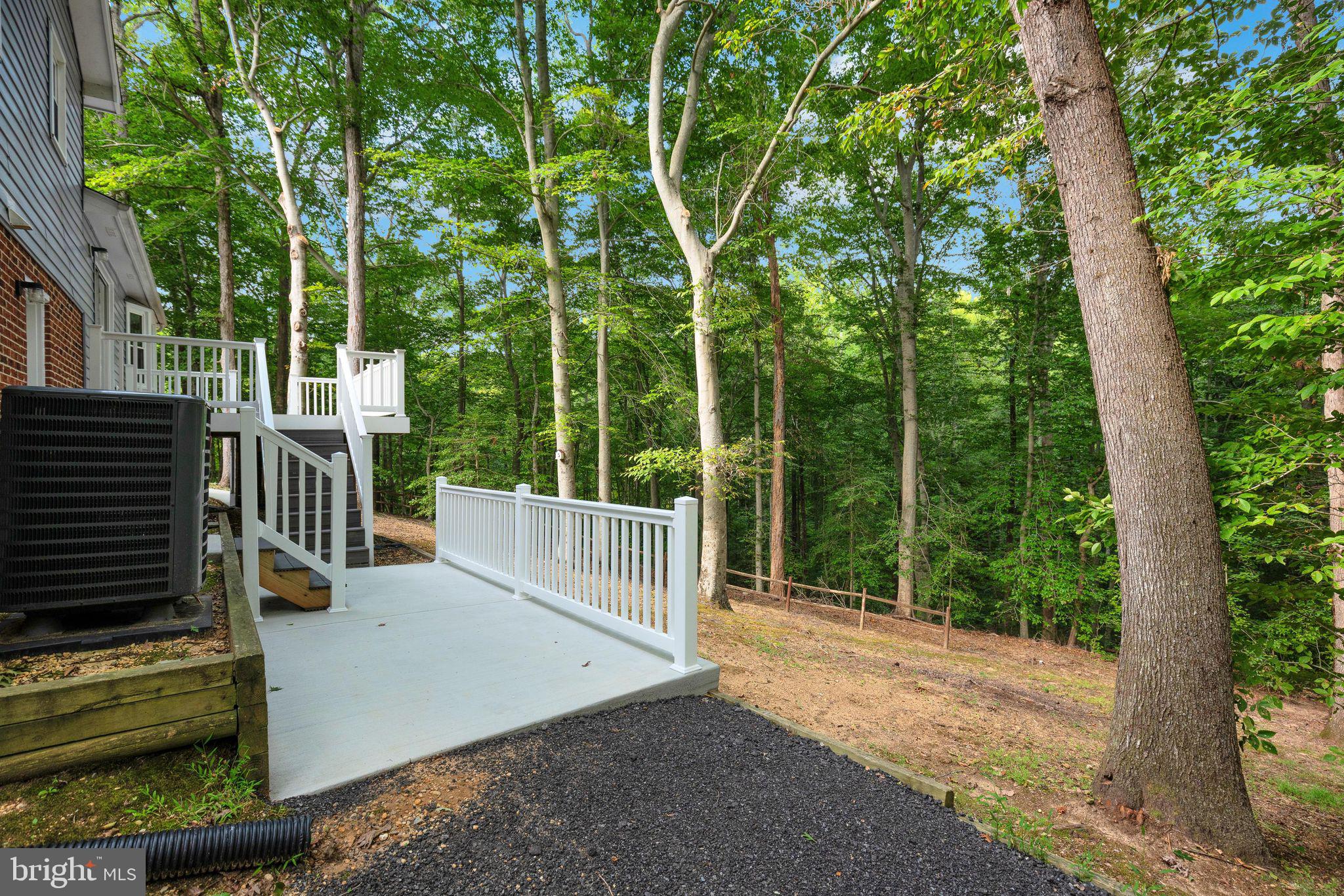 COUNTRY LAKES - Residential Lease