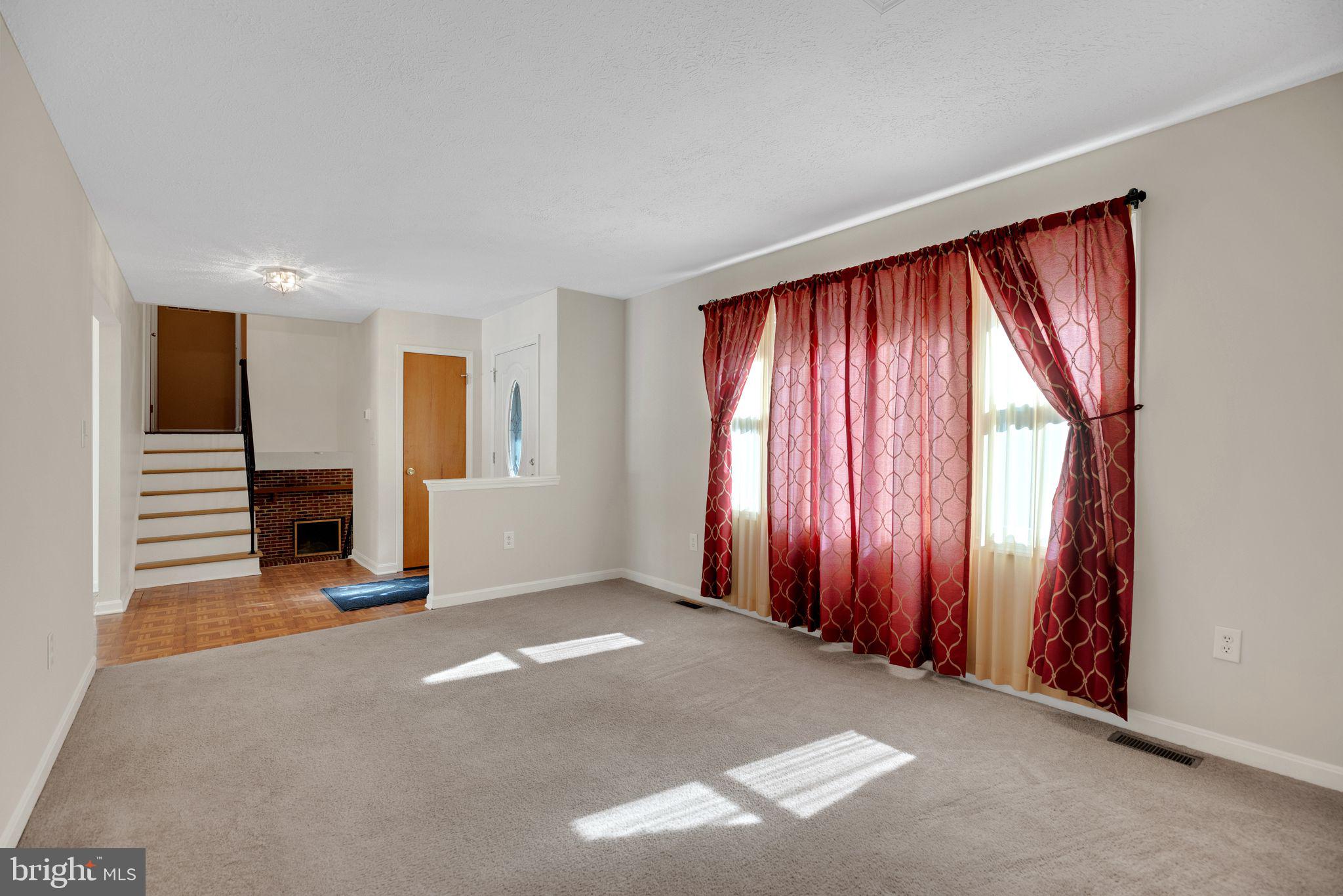 COUNTRY LAKES - Residential Lease