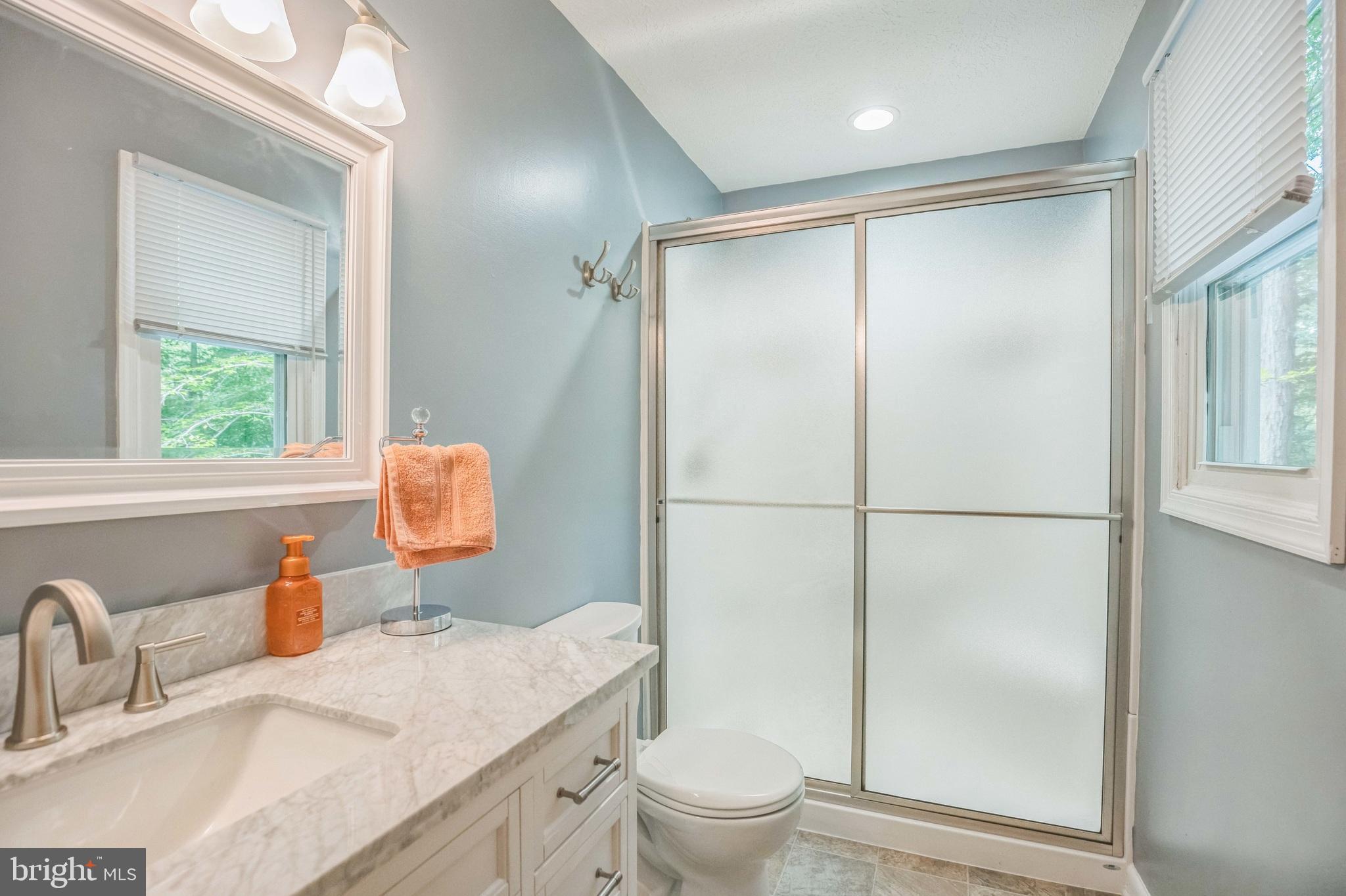 COUNTRY LAKES - Residential Lease