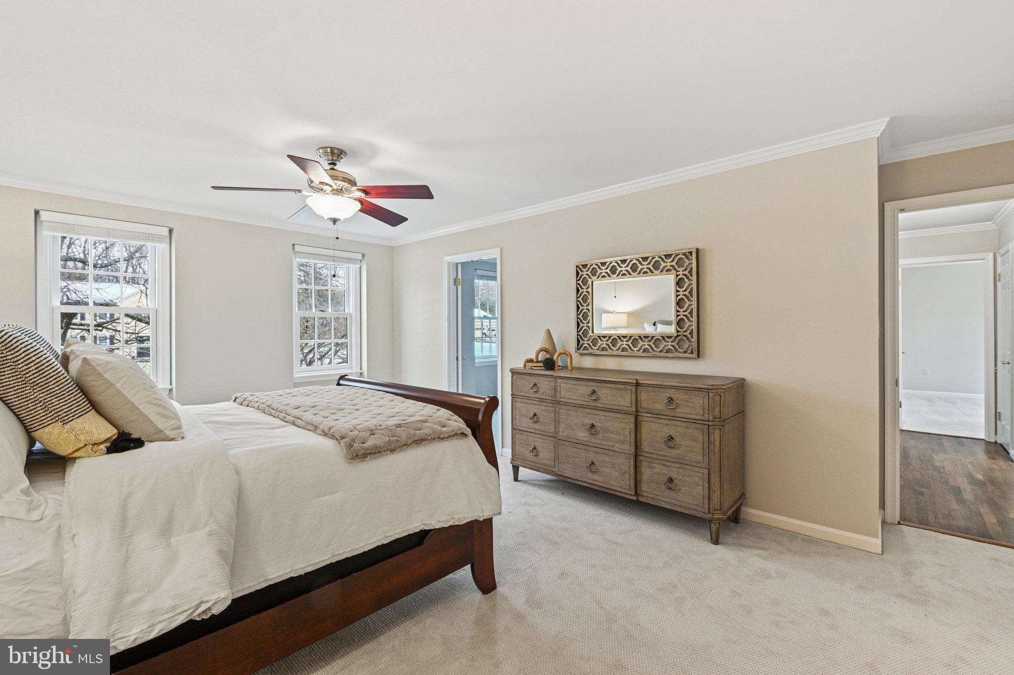 HOLLY KNOLL - Residential