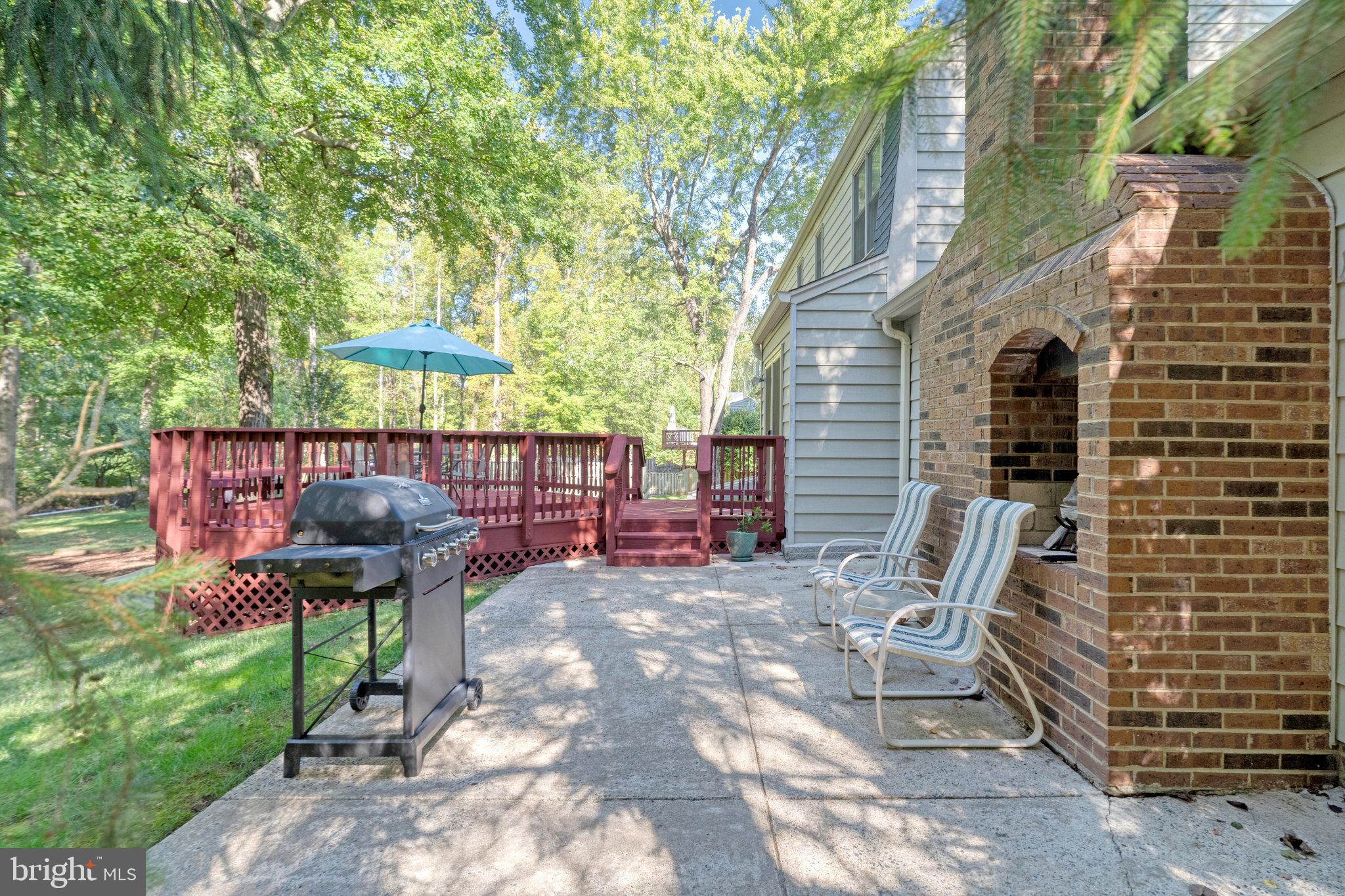 HOLLY KNOLL - Residential