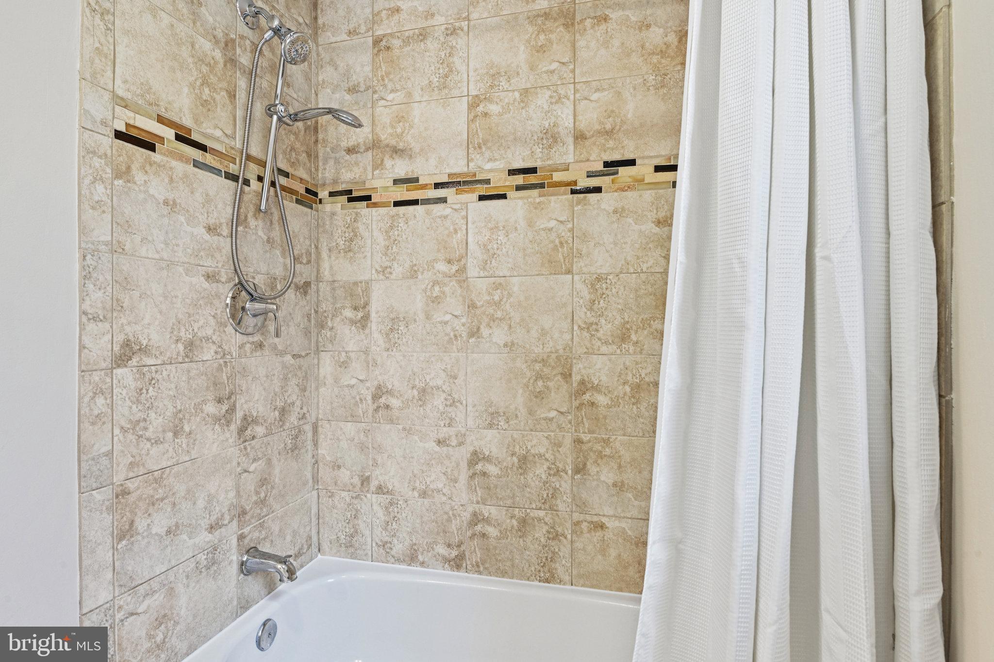 HOLLY KNOLL - Residential