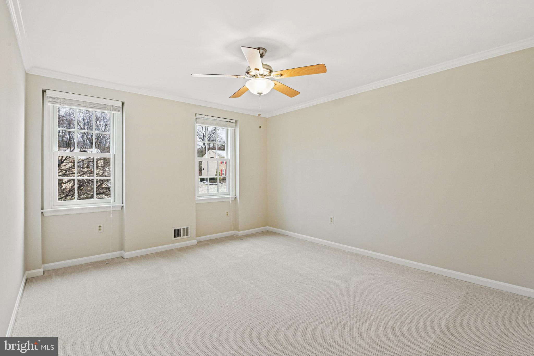 HOLLY KNOLL - Residential