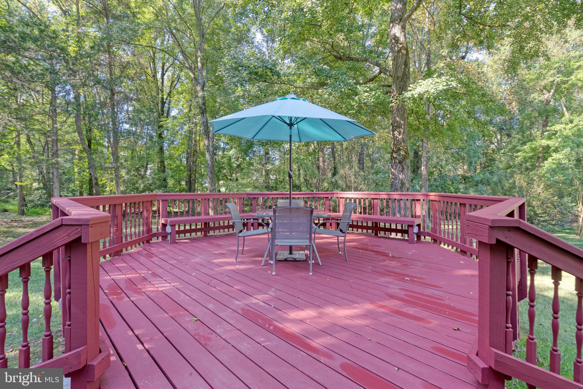 HOLLY KNOLL - Residential