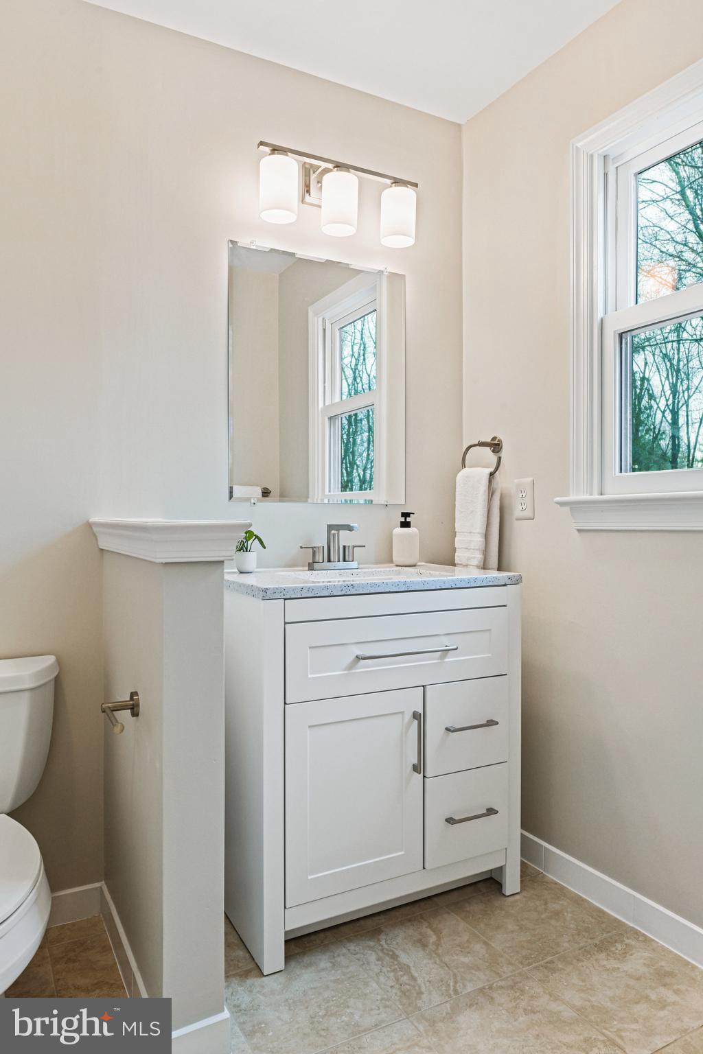 HOLLY KNOLL - Residential