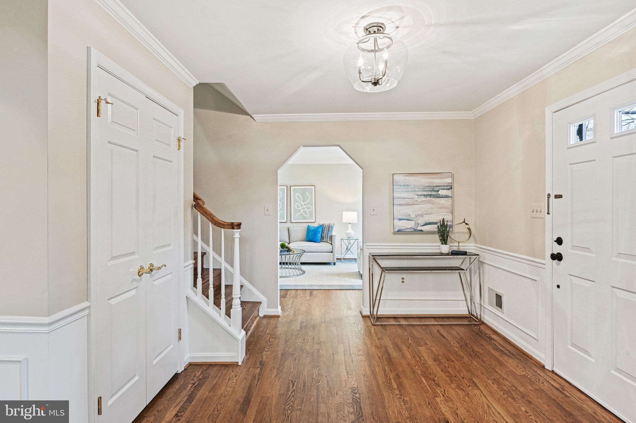 HOLLY KNOLL - Residential