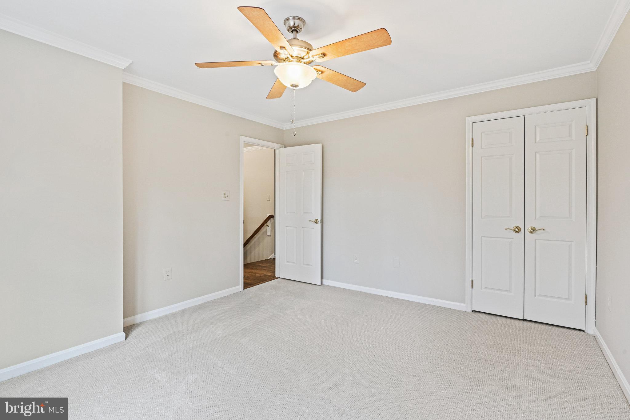 HOLLY KNOLL - Residential