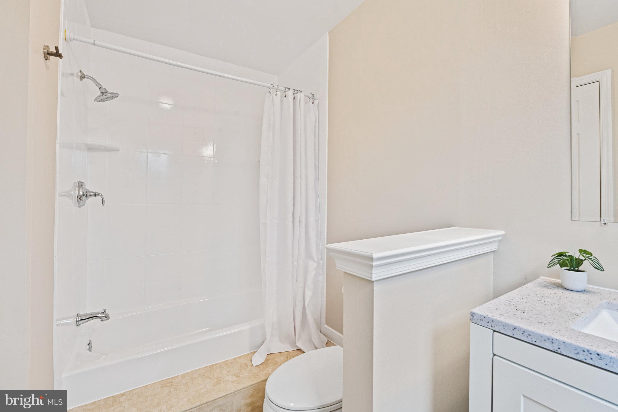 HOLLY KNOLL - Residential