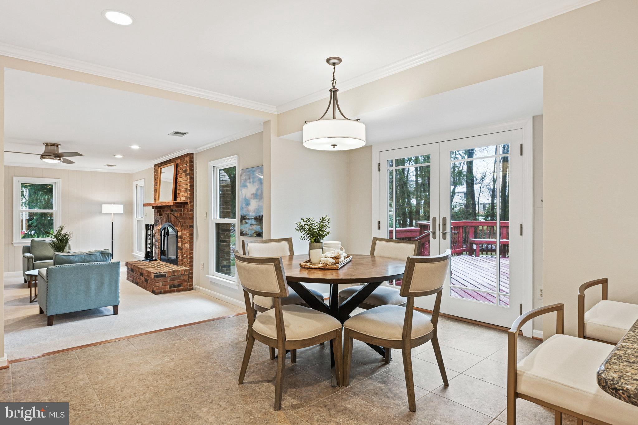 HOLLY KNOLL - Residential