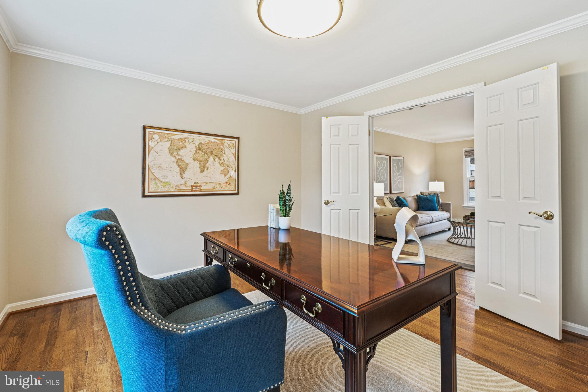 HOLLY KNOLL - Residential