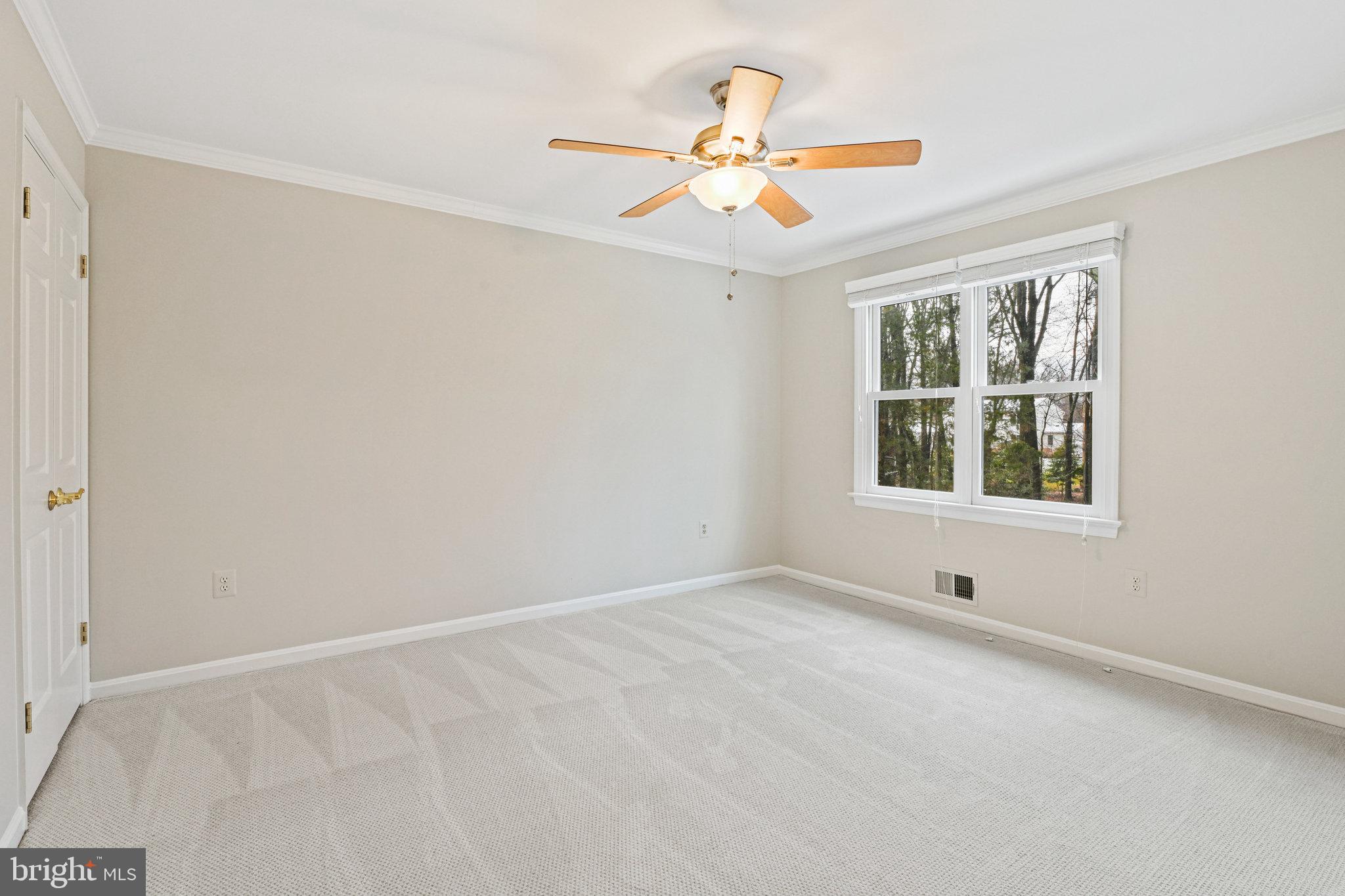 HOLLY KNOLL - Residential