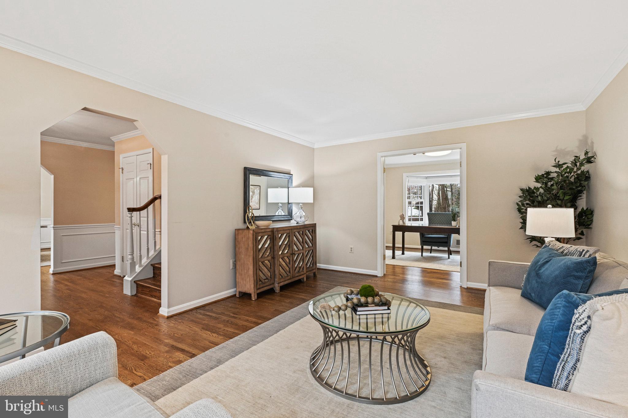 HOLLY KNOLL - Residential