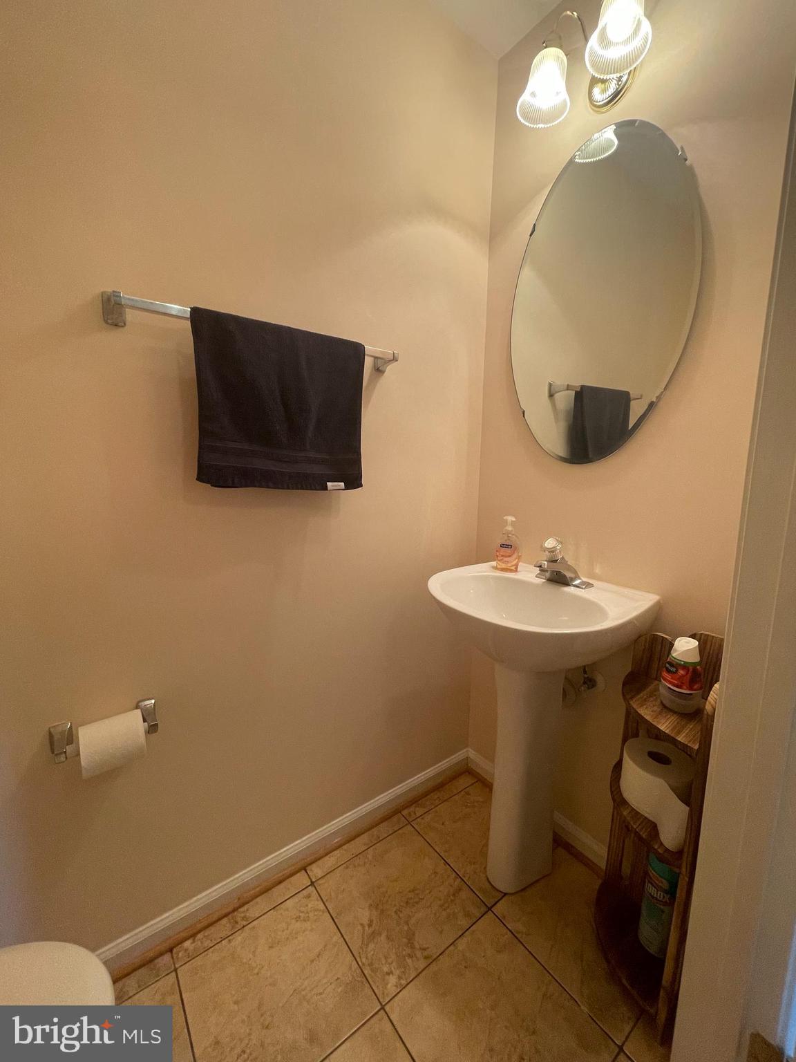 CENTRE RIDGE - Residential Lease