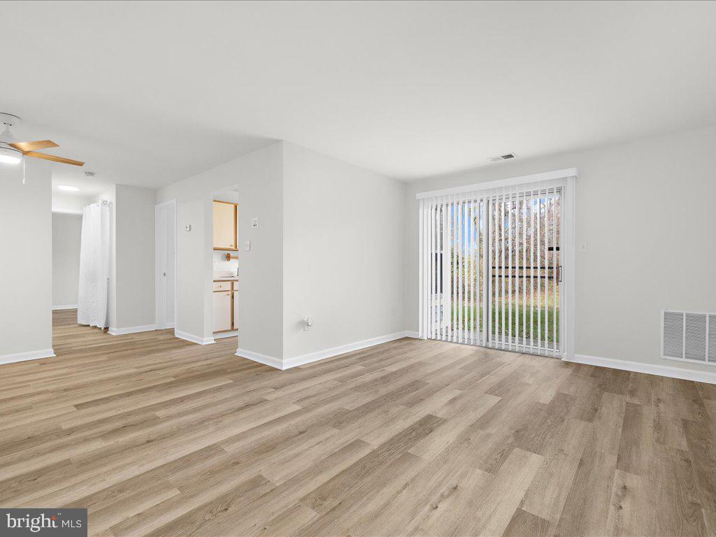 CROMWELL FOUNTAIN - Residential