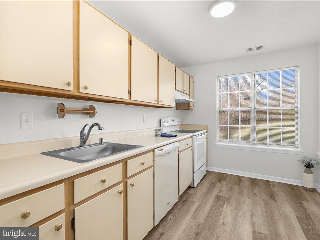 CROMWELL FOUNTAIN - Residential