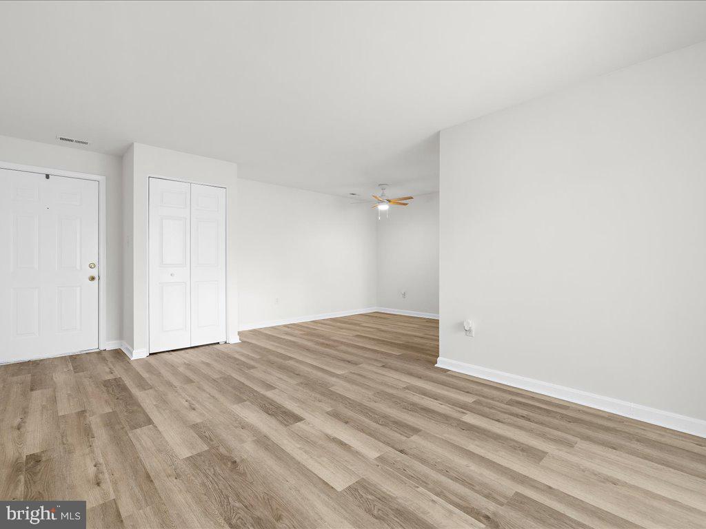 CROMWELL FOUNTAIN - Residential