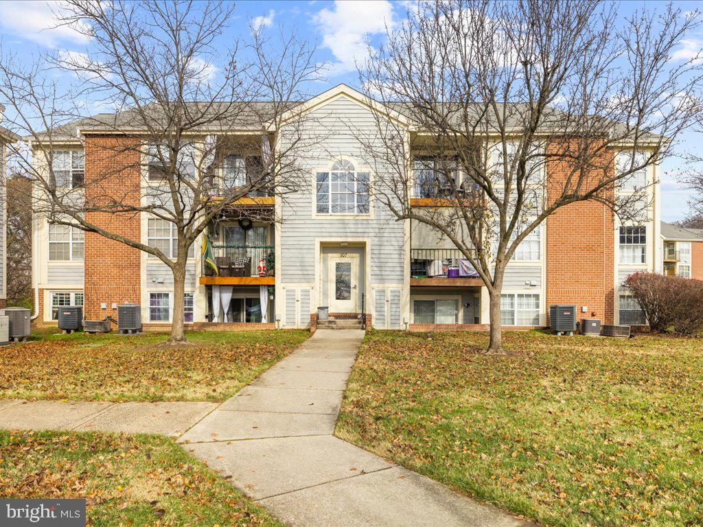 CROMWELL FOUNTAIN - Residential