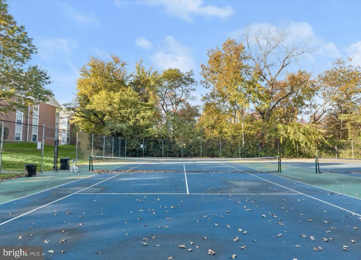 CROMWELL FOUNTAIN - Residential