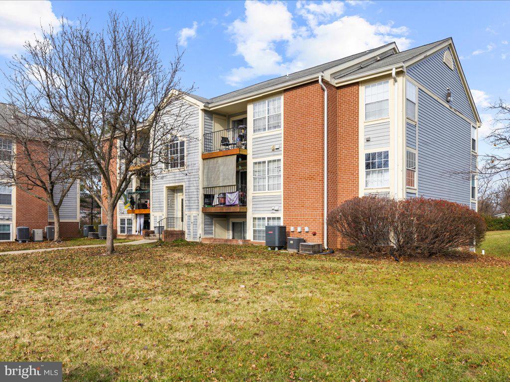 CROMWELL FOUNTAIN - Residential