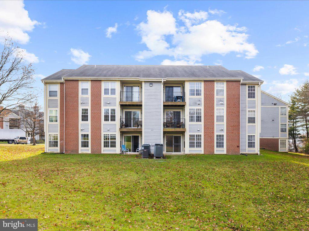 CROMWELL FOUNTAIN - Residential