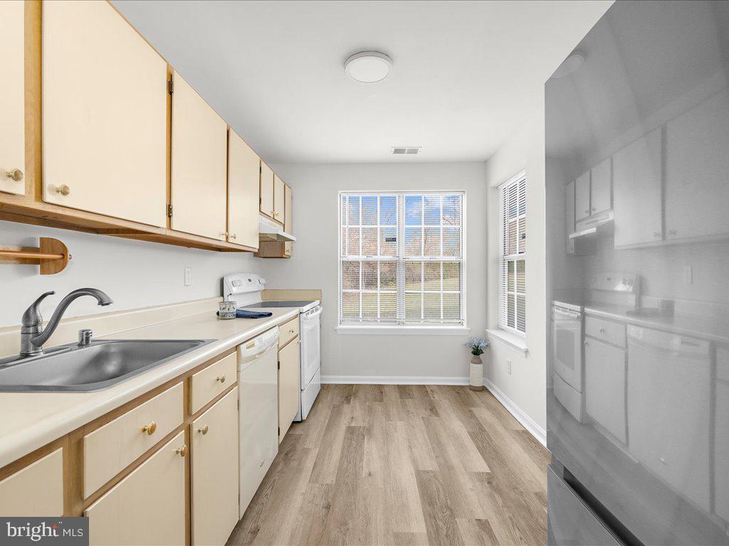 CROMWELL FOUNTAIN - Residential