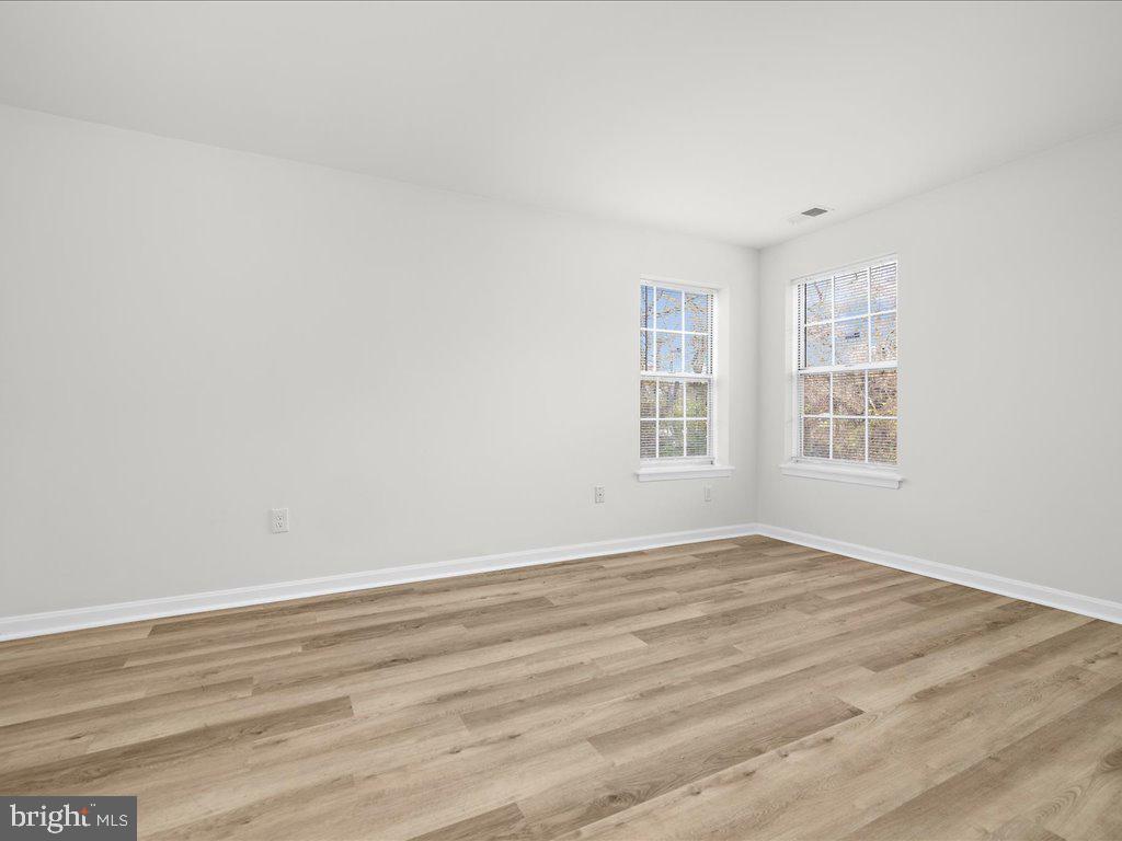 CROMWELL FOUNTAIN - Residential