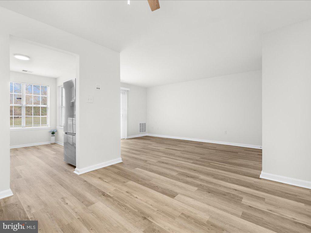 CROMWELL FOUNTAIN - Residential