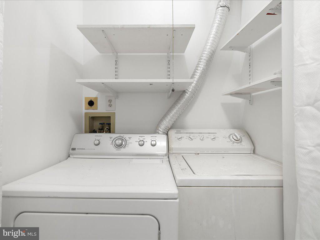 CROMWELL FOUNTAIN - Residential