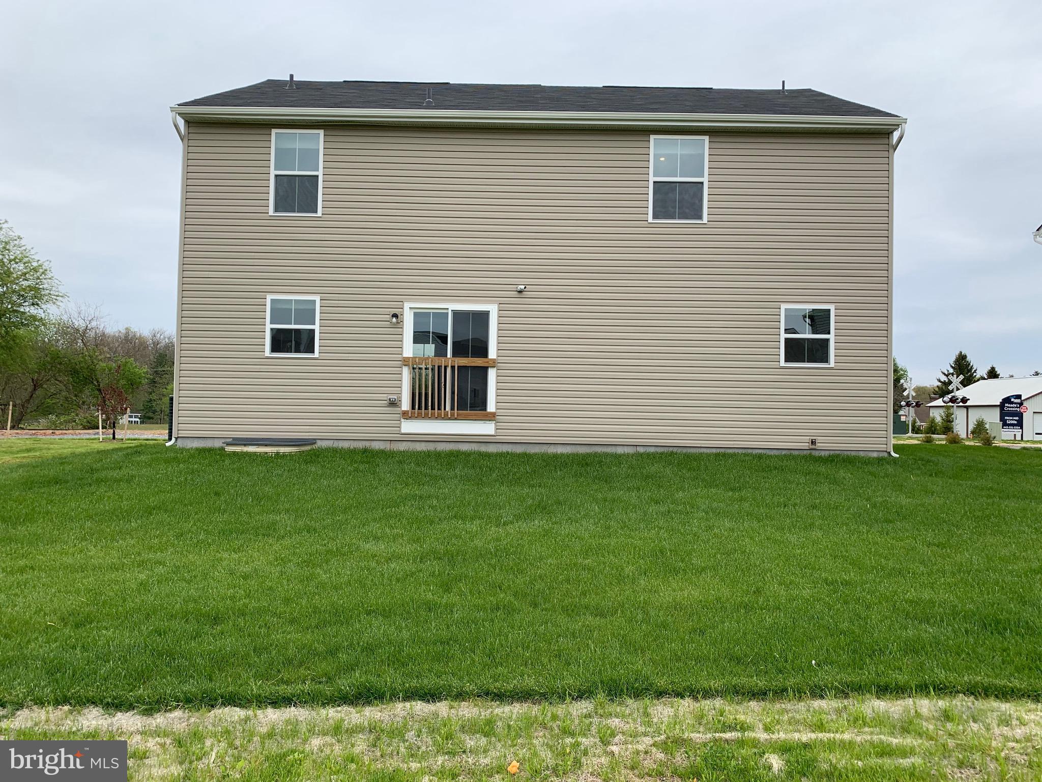 MEADE'S CROSSING - Residential Lease