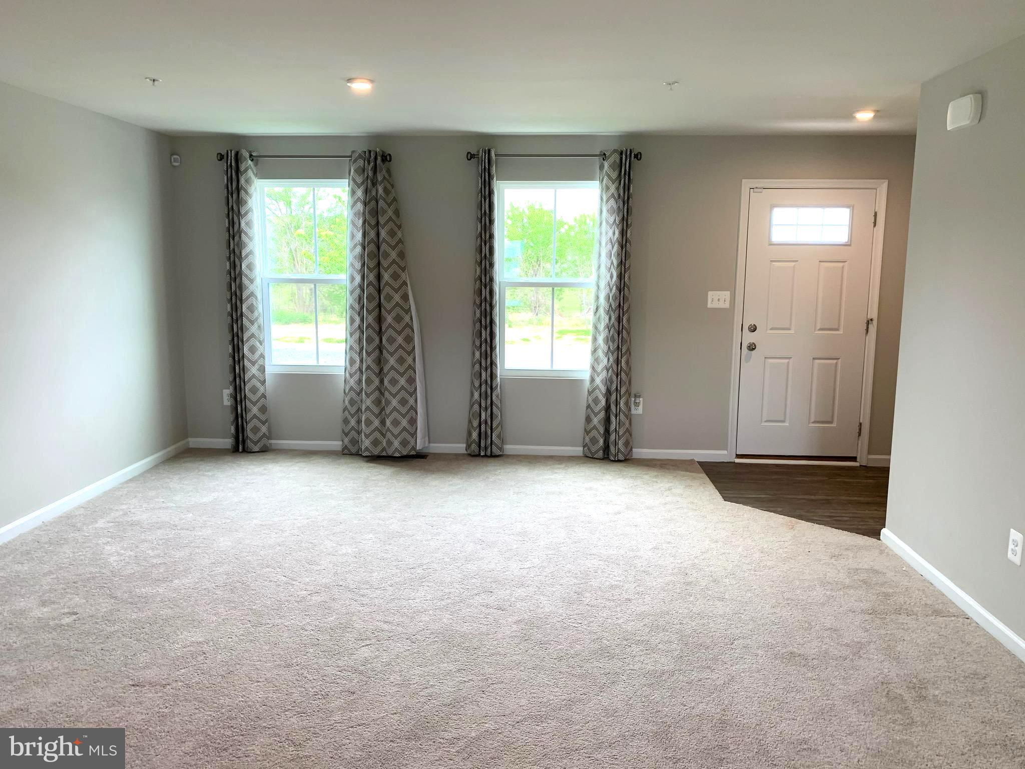 MEADE'S CROSSING - Residential Lease