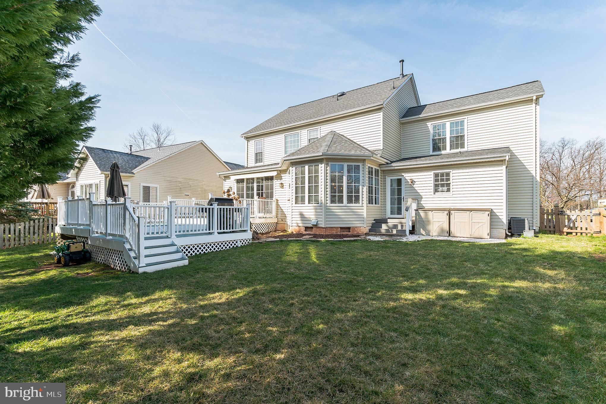 ASHBURN VILLAGE - Residential