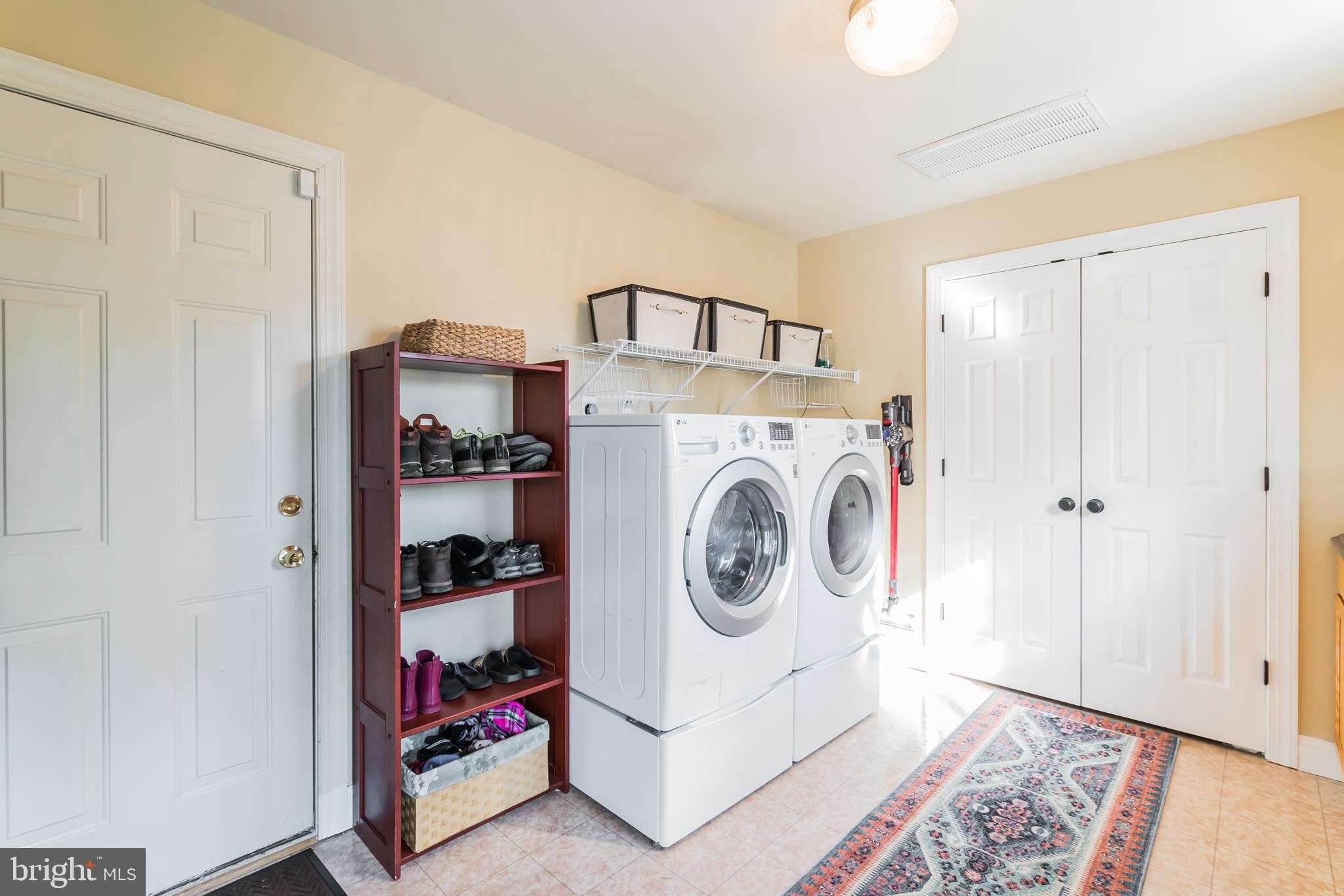 ASHBURN VILLAGE - Residential