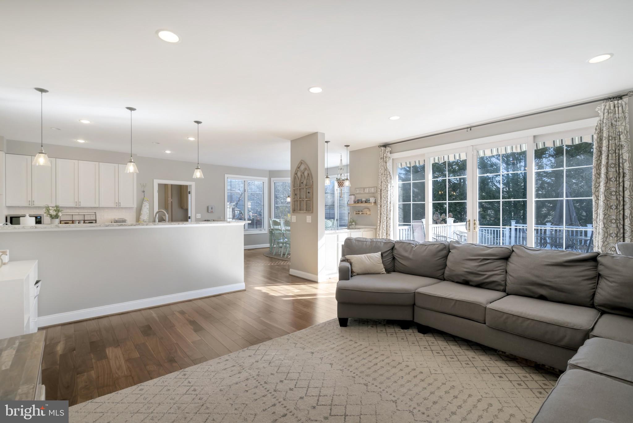 ASHBURN VILLAGE - Residential