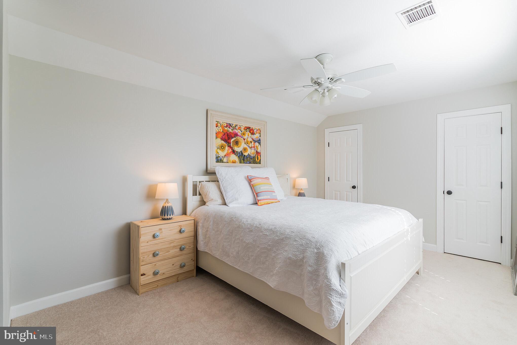 ASHBURN VILLAGE - Residential