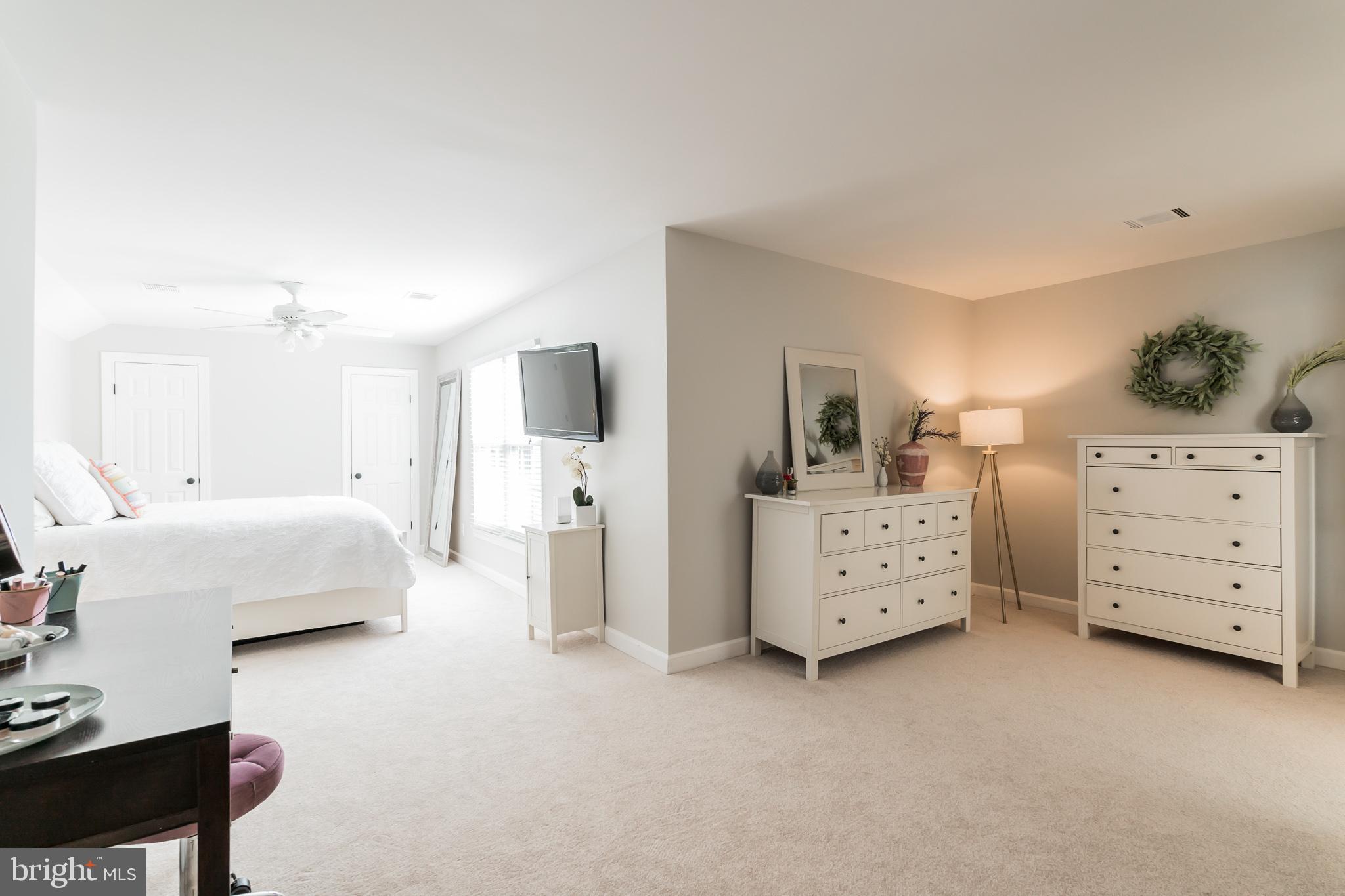 ASHBURN VILLAGE - Residential