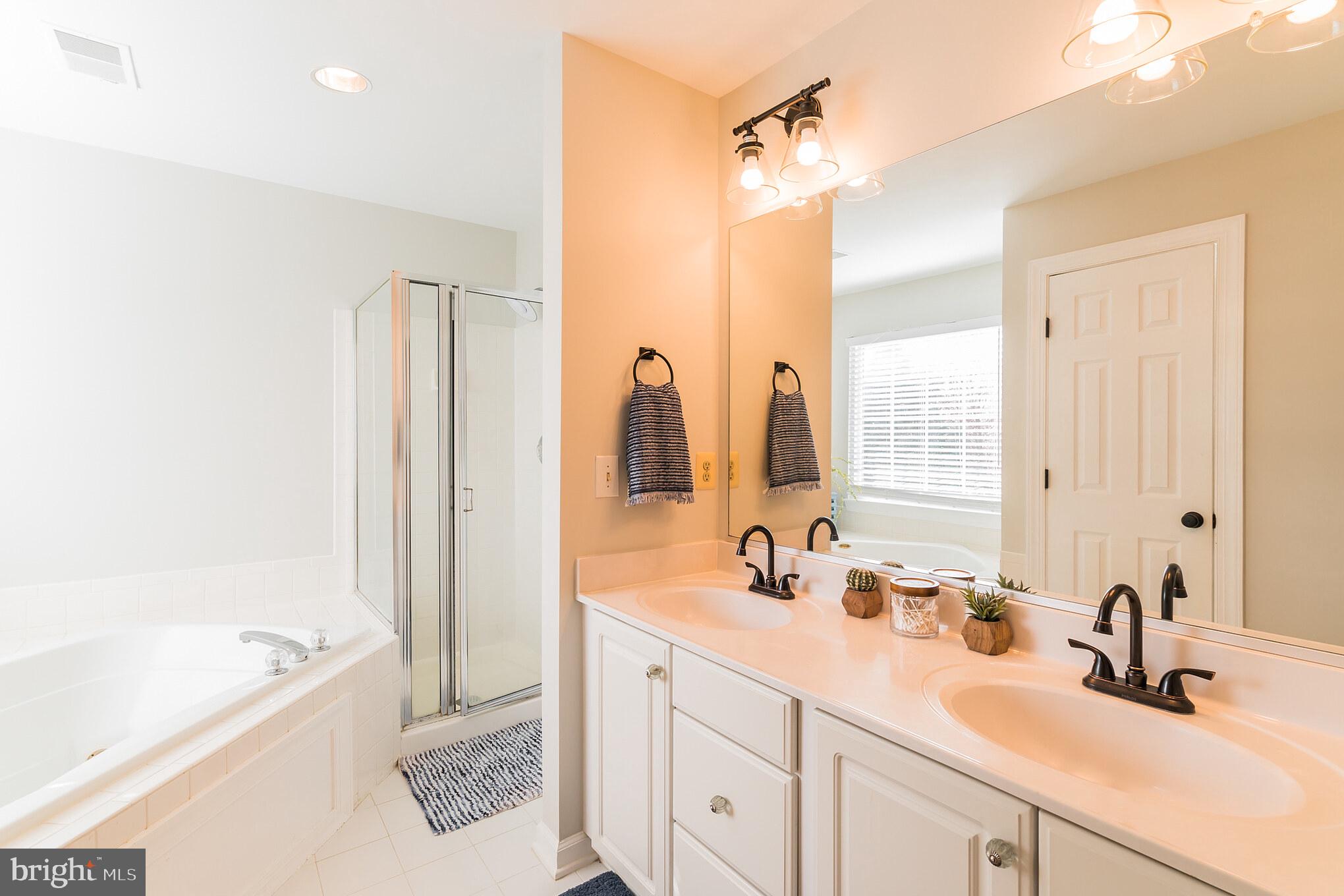 ASHBURN VILLAGE - Residential