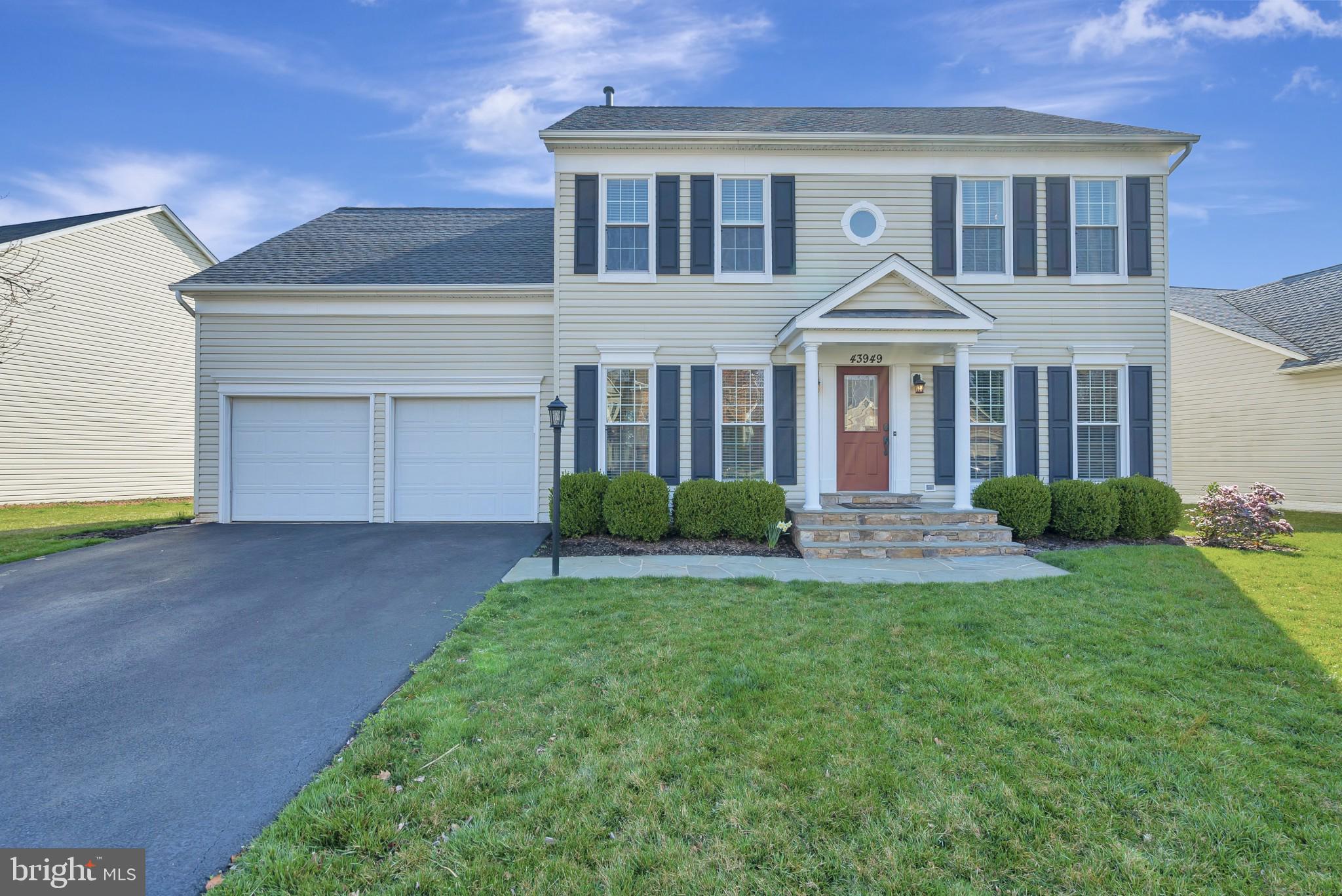 ASHBURN VILLAGE - Residential