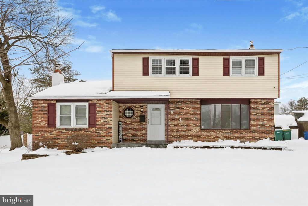 Photo of 914 Avenue D, LANGHORNE, PA 19047 (MLS # PABU2115172)