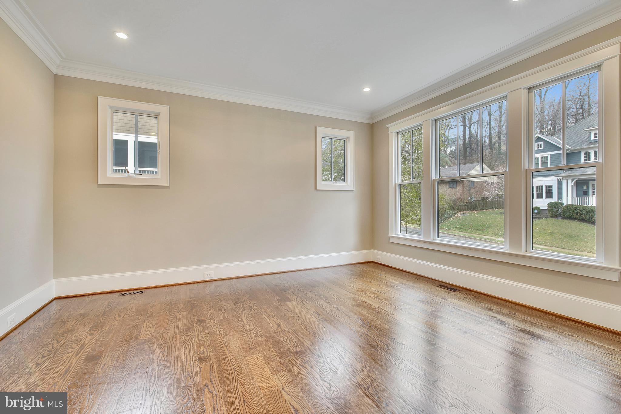 LEE HEIGHTS - Residential