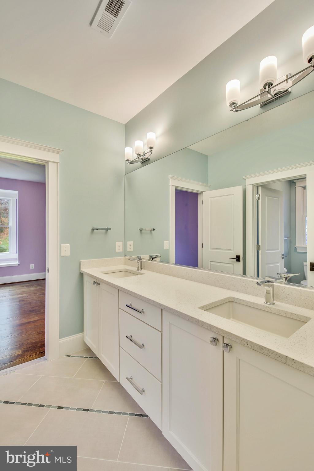 LEE HEIGHTS - Residential