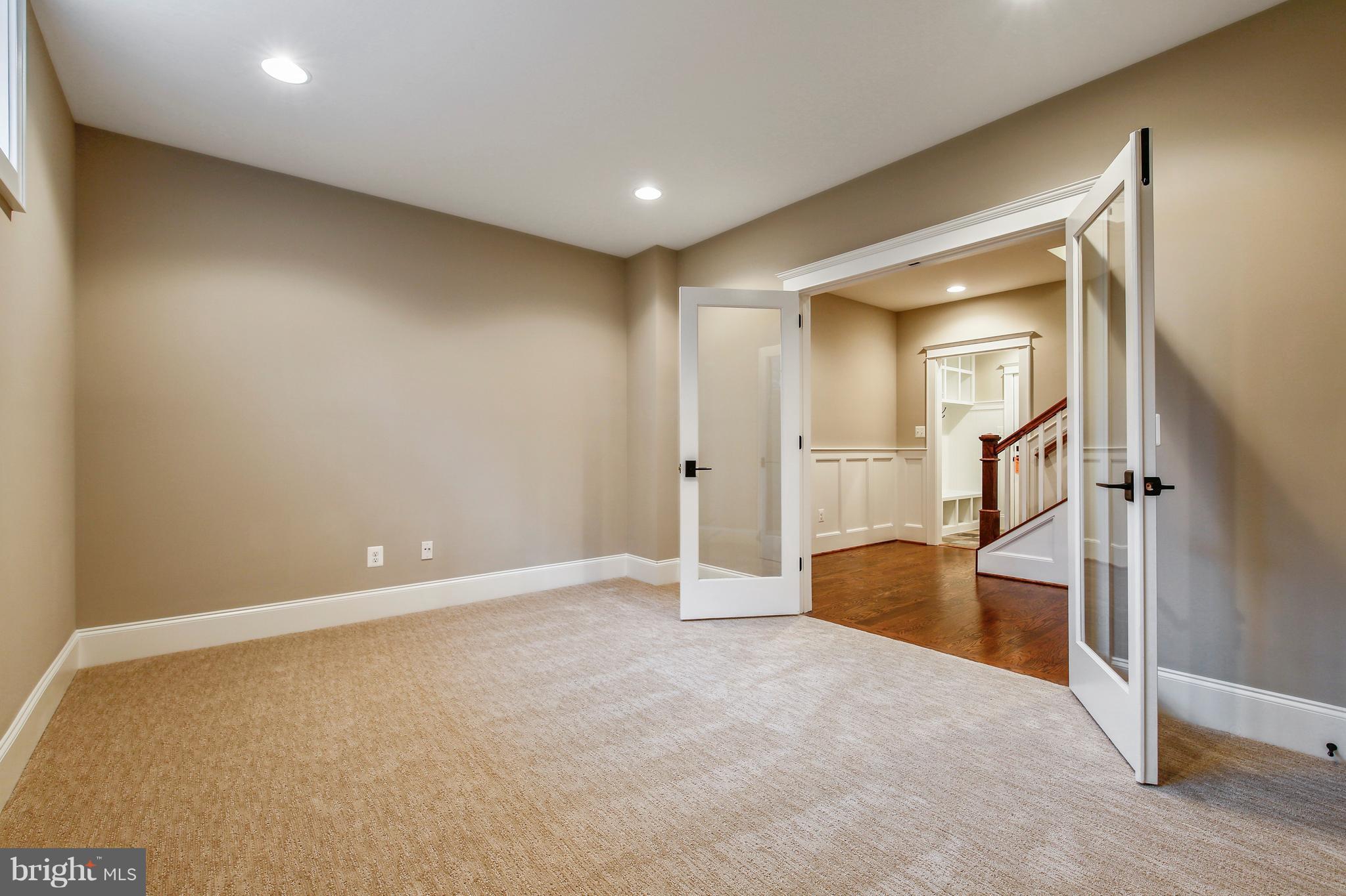 LEE HEIGHTS - Residential