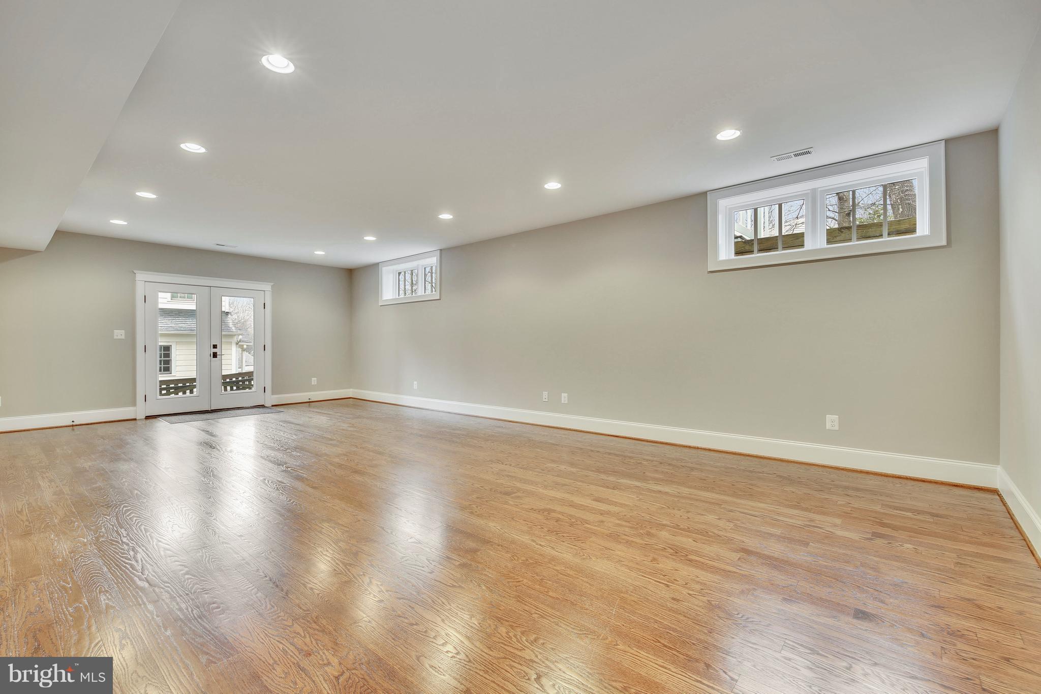 LEE HEIGHTS - Residential