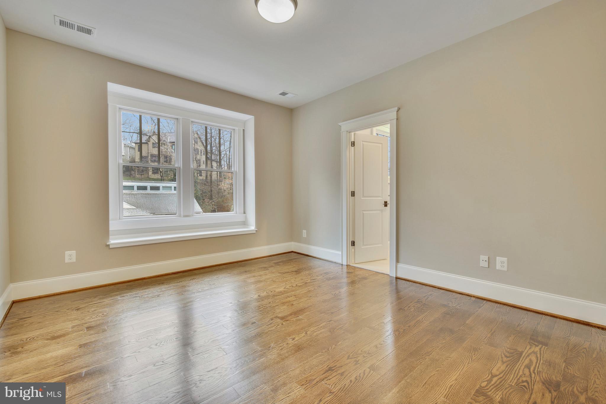 LEE HEIGHTS - Residential