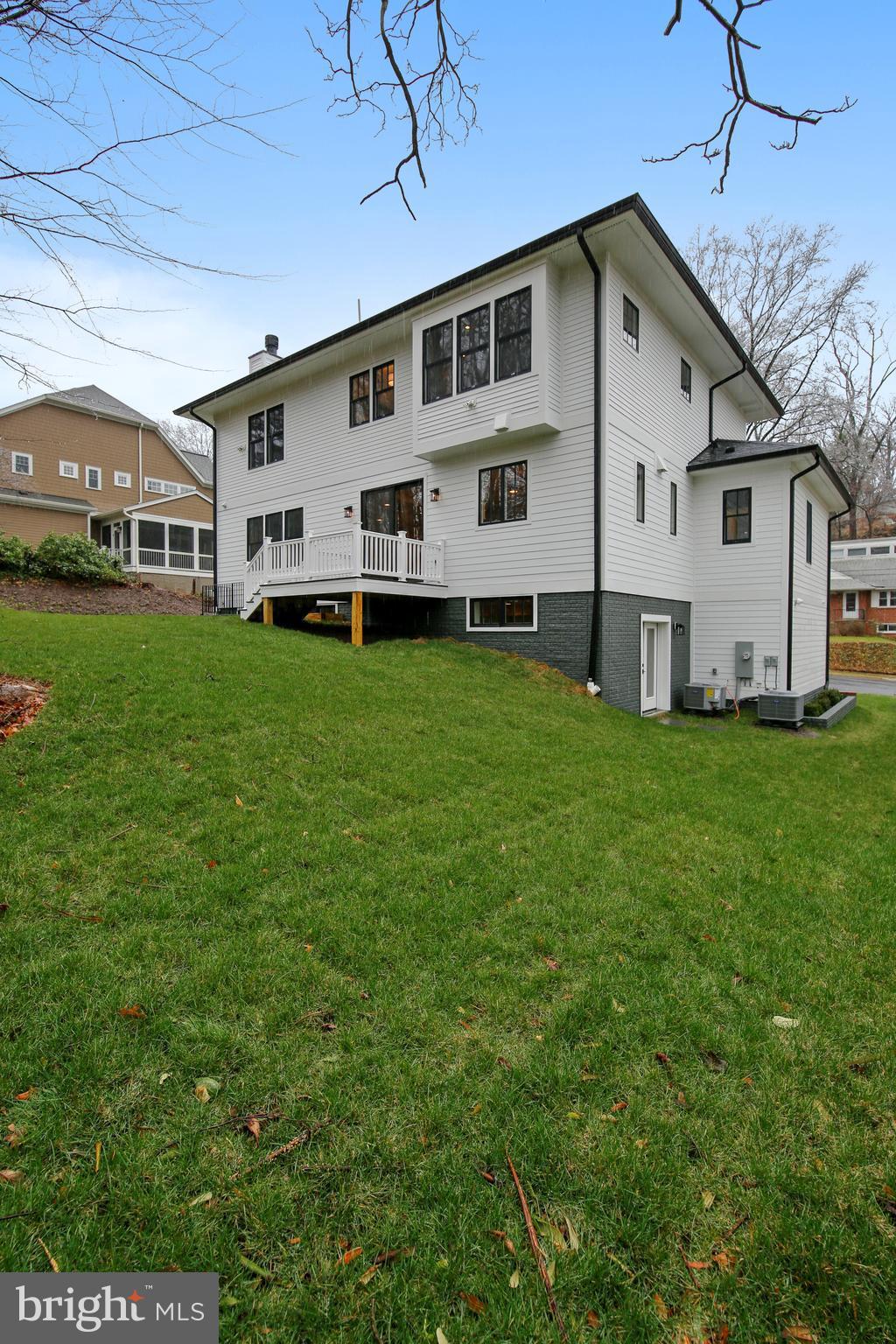 LEE HEIGHTS - Residential