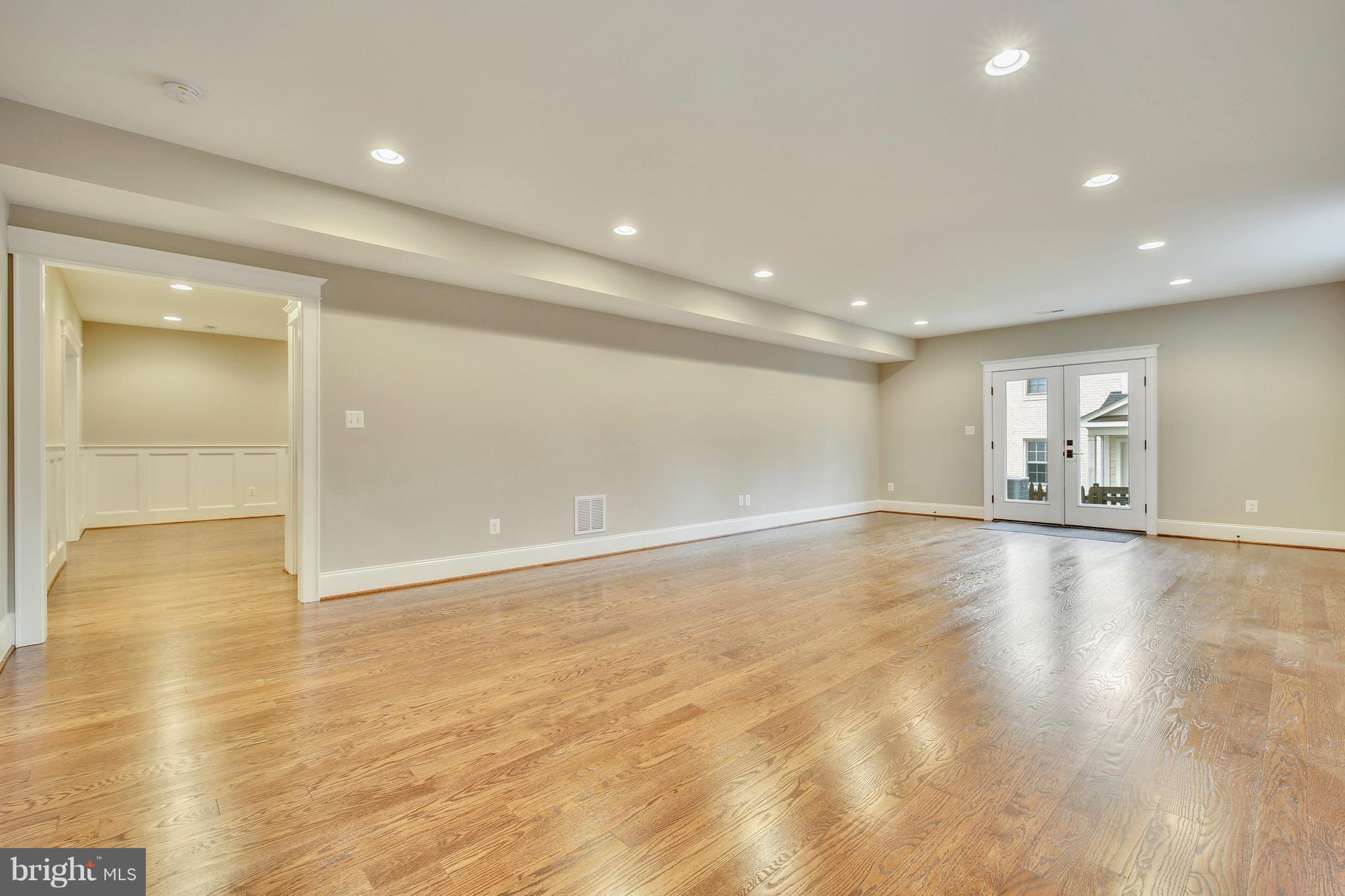 LEE HEIGHTS - Residential